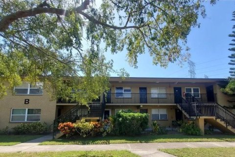 Condo in Clearwater, Florida, 2 bedrooms  № 1717407 - photo 1