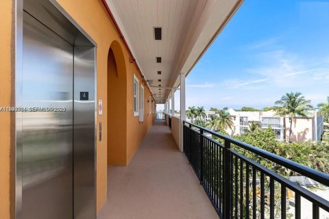 Copropriété à vendre à Dania Beach, Floride: 2 chambres, 87.89 m2 № 2090952 - photo 5