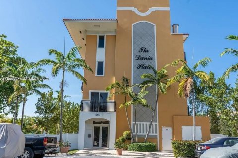 Condo à Dania Beach, Floride, 2 chambres  № 2090952