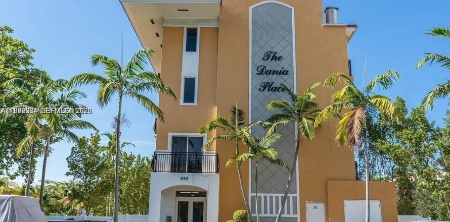 Condo à Dania Beach, Floride, 2 chambres  № 2090952