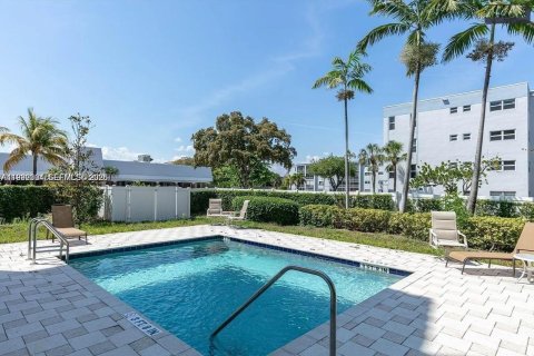 Copropriété à vendre à Dania Beach, Floride: 2 chambres, 87.89 m2 № 2090952 - photo 19