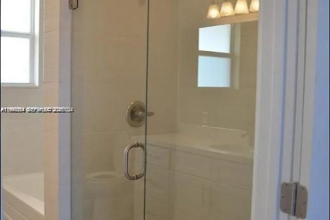 Copropriété à vendre à Dania Beach, Floride: 2 chambres, 87.89 m2 № 2090952 - photo 10