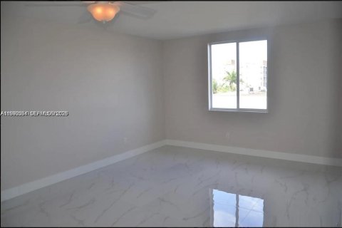 Copropriété à vendre à Dania Beach, Floride: 2 chambres, 87.89 m2 № 2090952 - photo 15