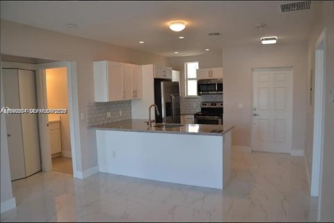 Copropriété à vendre à Dania Beach, Floride: 2 chambres, 87.89 m2 № 2090952 - photo 6