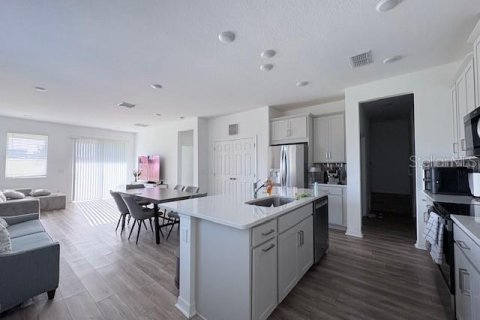 Townhouse in Clermont, Florida 3 bedrooms, 175.59 sq.m. № 2099128 - photo 23