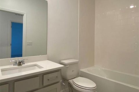 Townhouse in Clermont, Florida 3 bedrooms, 175.59 sq.m. № 2099128 - photo 13