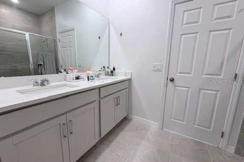 Townhouse in Clermont, Florida 3 bedrooms, 175.59 sq.m. № 2099128 - photo 28