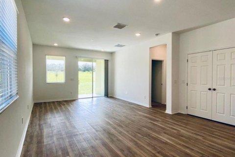 Townhouse in Clermont, Florida 3 bedrooms, 175.59 sq.m. № 2099128 - photo 5