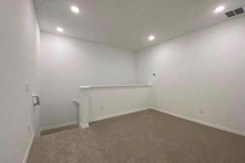 Townhouse in Clermont, Florida 3 bedrooms, 175.59 sq.m. № 2099128 - photo 17