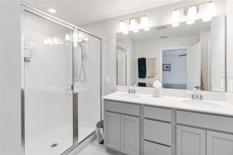 Townhouse in TOWNS AT LAKE MONROE COMMONS in Sanford, Florida 4 bedrooms, 164.34 sq.m. № 1784301 - photo 24