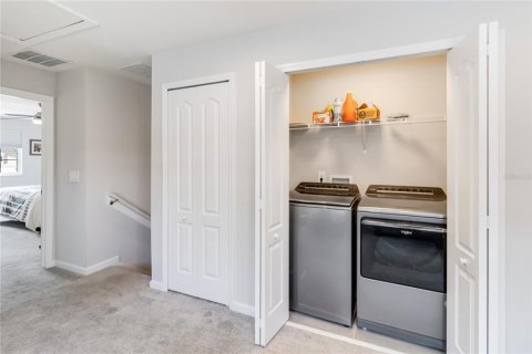 Townhouse in TOWNS AT LAKE MONROE COMMONS in Sanford, Florida 4 bedrooms, 164.34 sq.m. № 1784301 - photo 29
