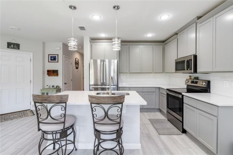 Townhouse in TOWNS AT LAKE MONROE COMMONS in Sanford, Florida 4 bedrooms, 164.34 sq.m. № 1784301 - photo 8