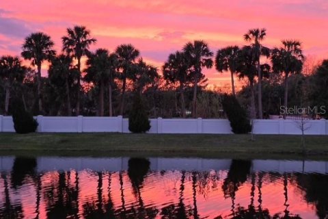 Townhouse in TOWNS AT LAKE MONROE COMMONS in Sanford, Florida 4 bedrooms, 164.34 sq.m. № 1784301 - photo 3
