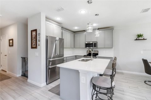 Townhouse in TOWNS AT LAKE MONROE COMMONS in Sanford, Florida 4 bedrooms, 164.34 sq.m. № 1784301 - photo 6