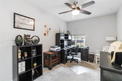 Townhouse in TOWNS AT LAKE MONROE COMMONS in Sanford, Florida 4 bedrooms, 164.34 sq.m. № 1784301 - photo 18