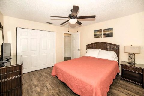 Commercial property in Indian Rocks Beach, Florida 8 bedrooms, 153.29 sq.m. № 1517932 - photo 17