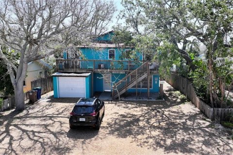 Commercial property in Indian Rocks Beach, Florida 8 bedrooms, 153.29 sq.m. № 1517932 - photo 2