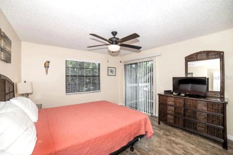 Commercial property in Indian Rocks Beach, Florida 8 bedrooms, 153.29 sq.m. № 1517932 - photo 16