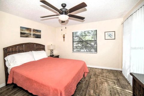 Commercial property in Indian Rocks Beach, Florida 8 bedrooms, 153.29 sq.m. № 1517932 - photo 20