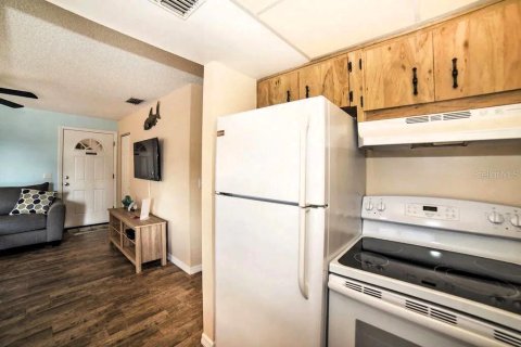 Commercial property in Indian Rocks Beach, Florida 8 bedrooms, 153.29 sq.m. № 1517932 - photo 26