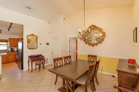 House in Orlando, Florida 3 bedrooms, 161.65 sq.m. № 1884493 - photo 11