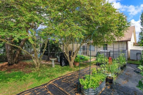 House in Orlando, Florida 3 bedrooms, 161.65 sq.m. № 1884493 - photo 24