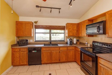 House in Orlando, Florida 3 bedrooms, 161.65 sq.m. № 1884493 - photo 5