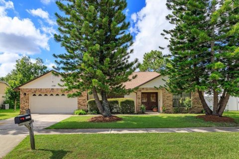 House in Orlando, Florida 3 bedrooms, 161.65 sq.m. № 1884493 - photo 1