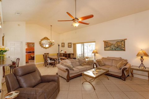 House in Orlando, Florida 3 bedrooms, 161.65 sq.m. № 1884493 - photo 7