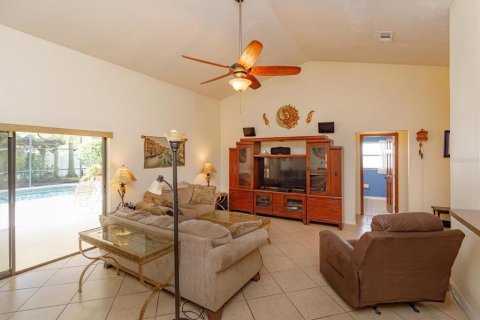 House in Orlando, Florida 3 bedrooms, 161.65 sq.m. № 1884493 - photo 8