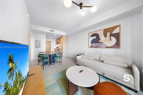 Condominio en alquiler en Miami, Florida, 1 dormitorio, 55.74 m2 № 2152552 - foto 13