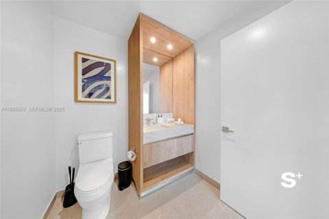 Condominio en alquiler en Miami, Florida, 1 dormitorio, 55.74 m2 № 2152552 - foto 24