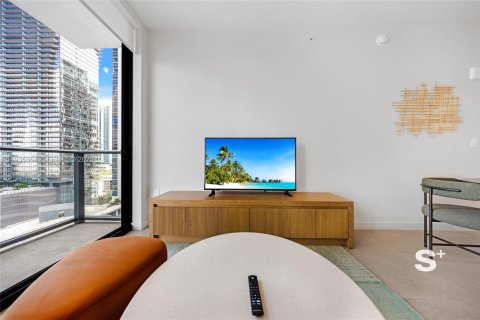 Condominio en alquiler en Miami, Florida, 1 dormitorio, 55.74 m2 № 2152552 - foto 17