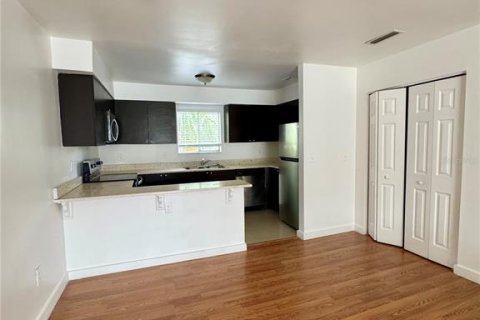 Apartamento en alquiler en Largo, Florida, 4 dormitorios, 130.71 m2 № 1851809 - foto 4