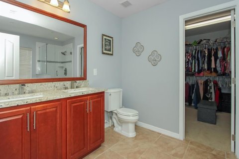 House in Orlando, Florida 4 bedrooms, 287.07 sq.m. № 2201552 - photo 29