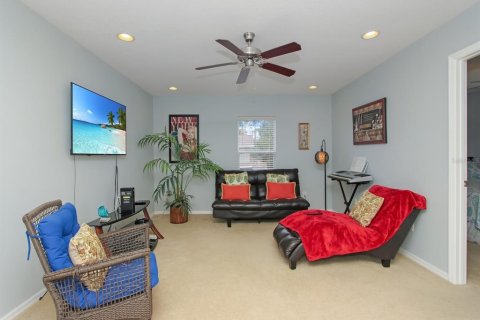 House in Orlando, Florida 4 bedrooms, 287.07 sq.m. № 2201552 - photo 23