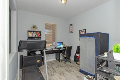 House in Orlando, Florida 4 bedrooms, 287.07 sq.m. № 2201552 - photo 19