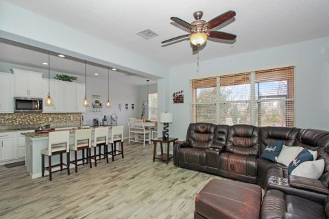 House in Orlando, Florida 4 bedrooms, 287.07 sq.m. № 2201552 - photo 17