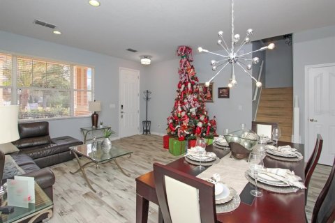 House in Orlando, Florida 4 bedrooms, 287.07 sq.m. № 2201552 - photo 11