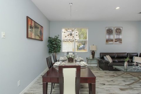 House in Orlando, Florida 4 bedrooms, 287.07 sq.m. № 2201552 - photo 10