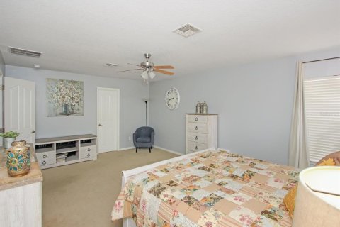 House in Orlando, Florida 4 bedrooms, 287.07 sq.m. № 2201552 - photo 25