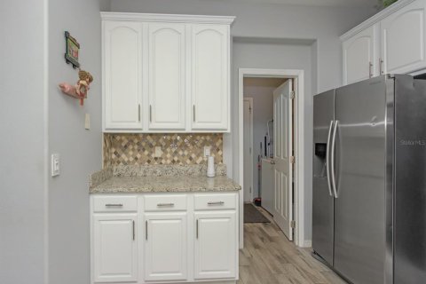 House in Orlando, Florida 4 bedrooms, 287.07 sq.m. № 2201552 - photo 9