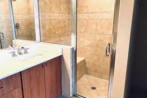 Condo in Coral Gables, Florida, 3 bedrooms  № 1994562 - photo 10