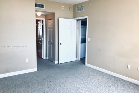 Condo in Coral Gables, Florida, 3 bedrooms  № 1994562 - photo 8