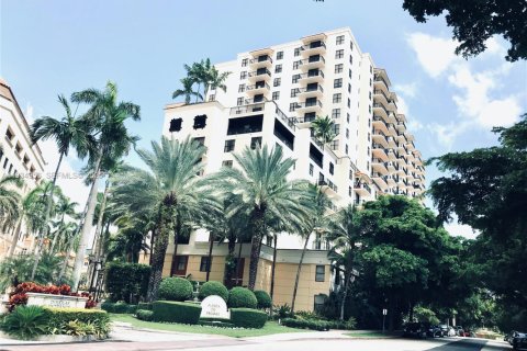 Condo in Coral Gables, Florida, 3 bedrooms  № 1994562 - photo 1