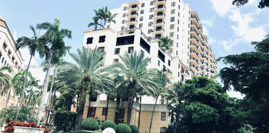 Condo in Coral Gables, Florida, 3 bedrooms  № 1994562