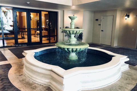 Condo in Coral Gables, Florida, 3 bedrooms  № 1994562 - photo 14