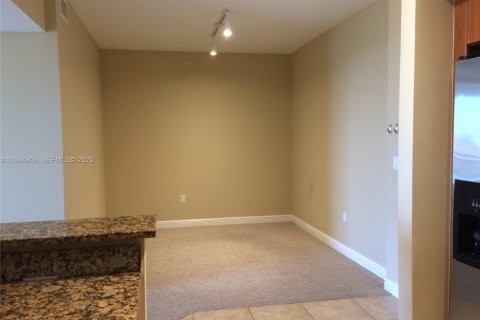 Condo in Coral Gables, Florida, 3 bedrooms  № 1994562 - photo 5