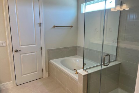 House in Orlando, Florida 5 bedrooms, 336.03 sq.m. № 1733902 - photo 21