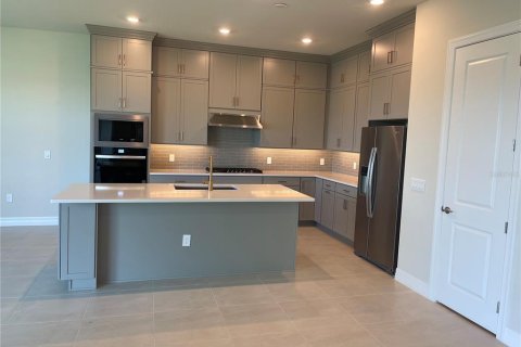 House in Orlando, Florida 5 bedrooms, 336.03 sq.m. № 1733902 - photo 7